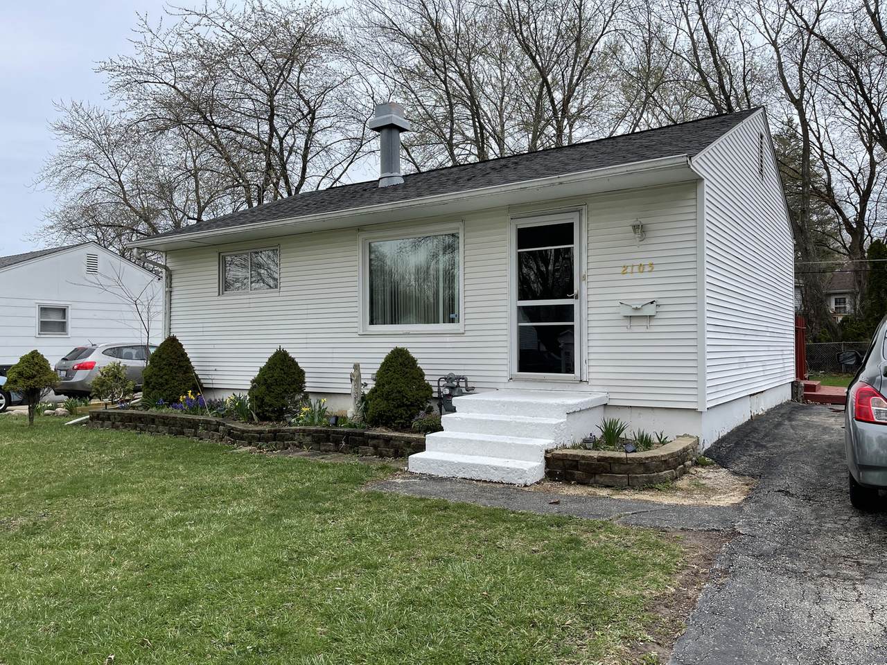 2105 Indian Road - Photo 1
