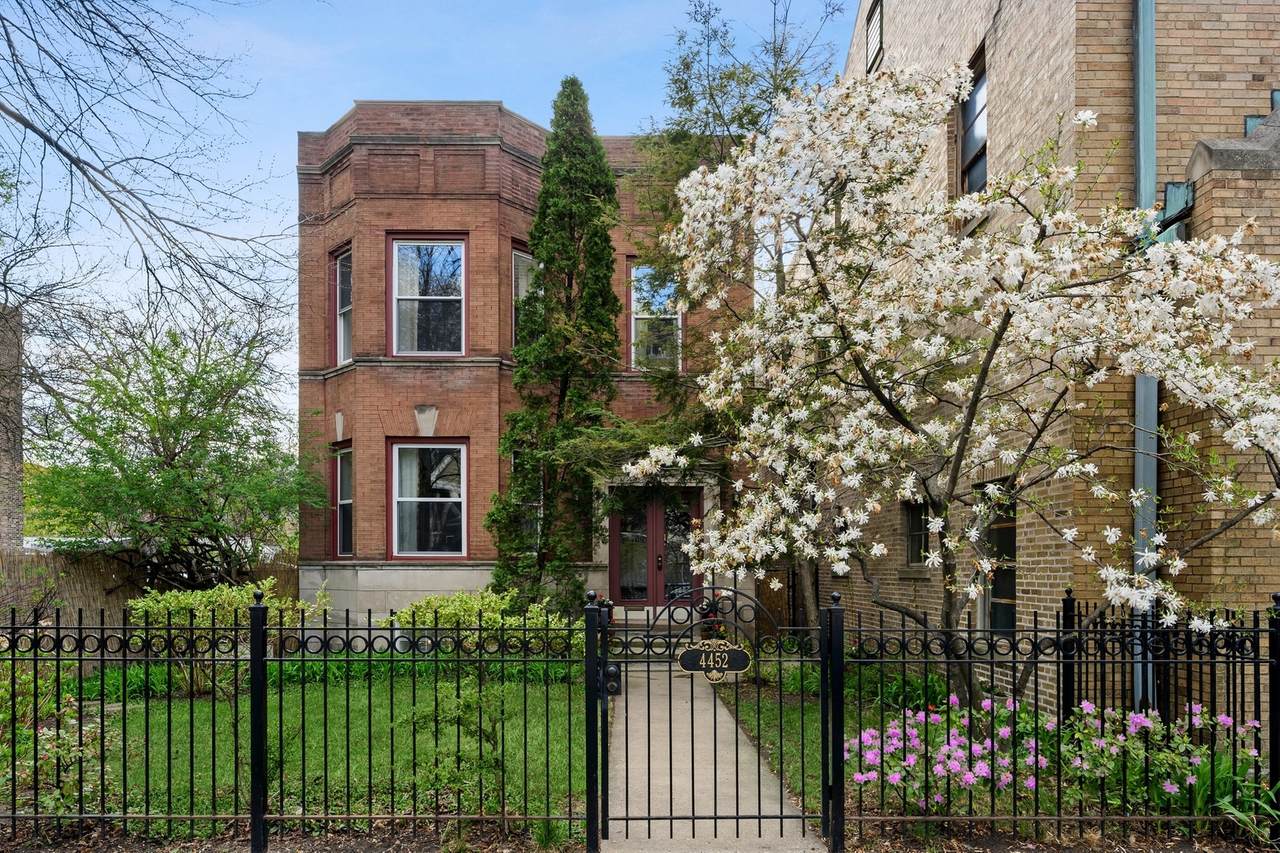 4452 Greenview Avenue - Photo 1