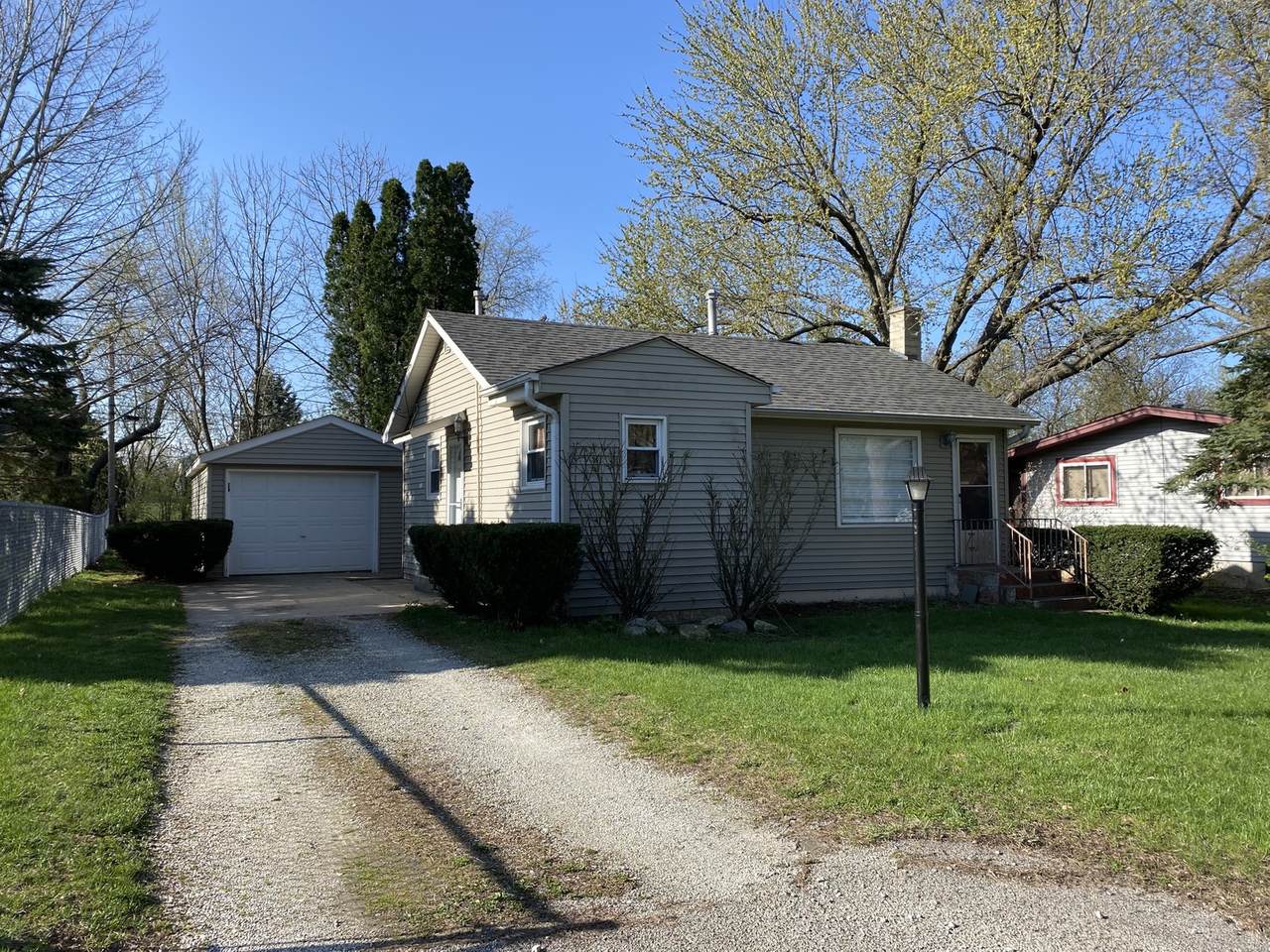 2505 Oakdale Terrace - Photo 1