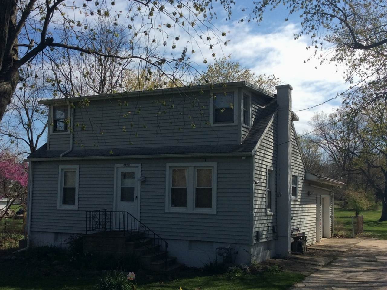 2708 Lawrence Avenue - Photo 1