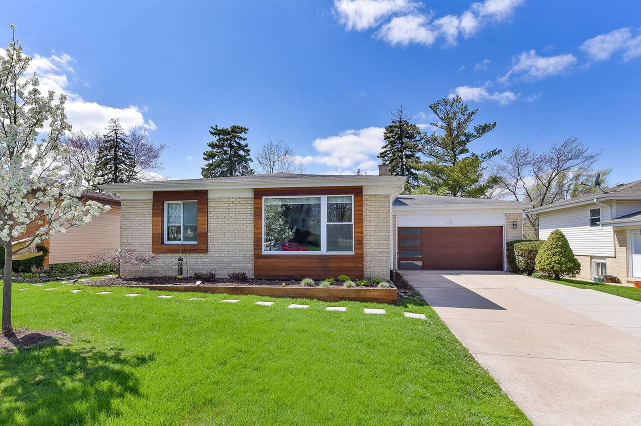 1010 Villa Avenue - Photo 1