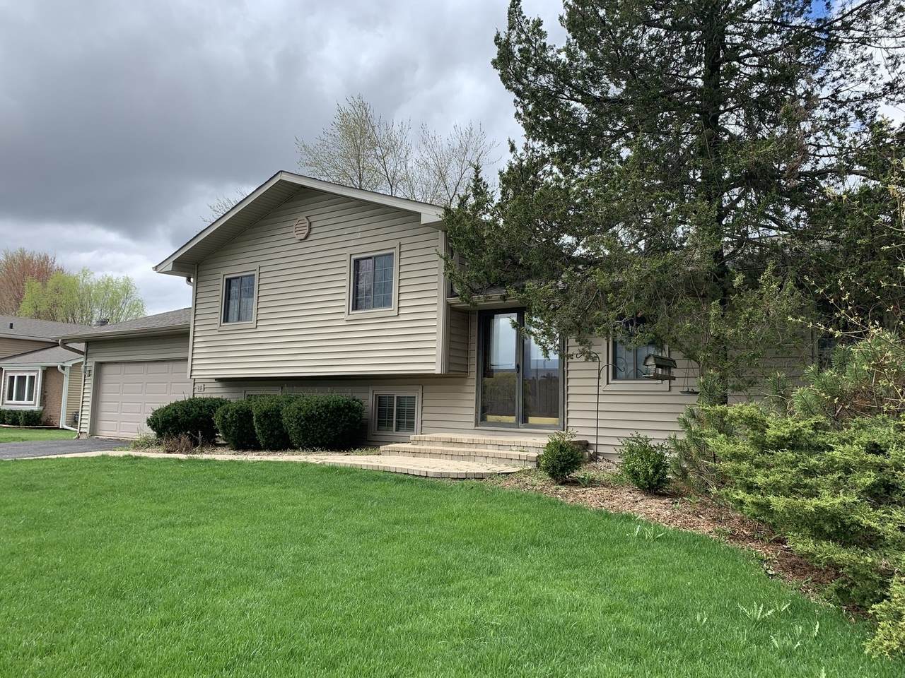 646 Federal Parkway - Photo 1