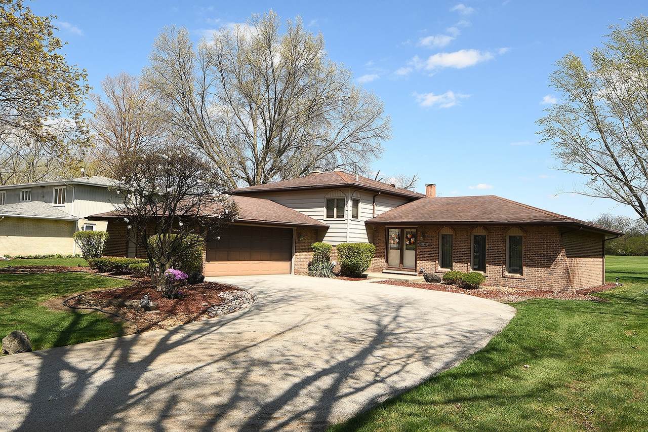 20833 Brookwood Drive - Photo 1