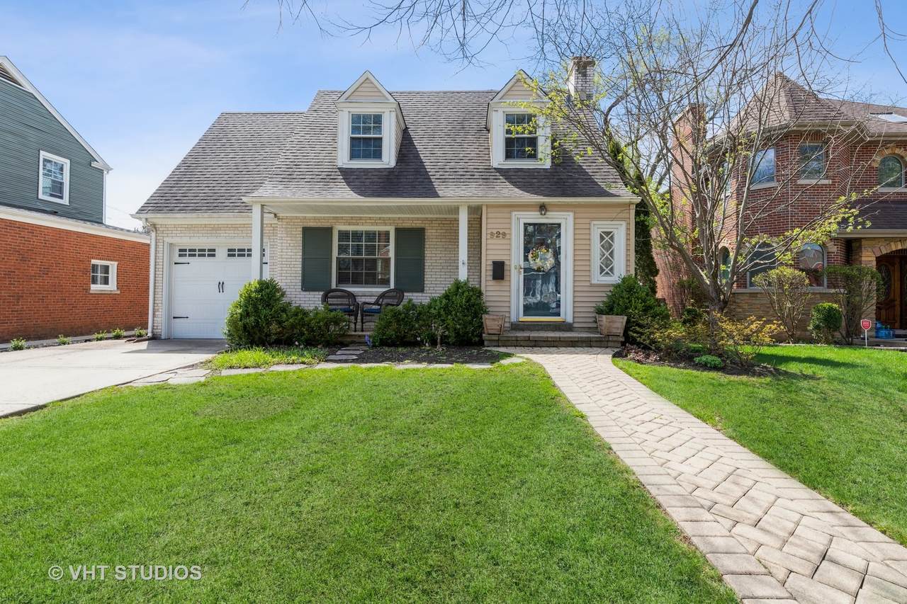 929 Saint James Place - Photo 1