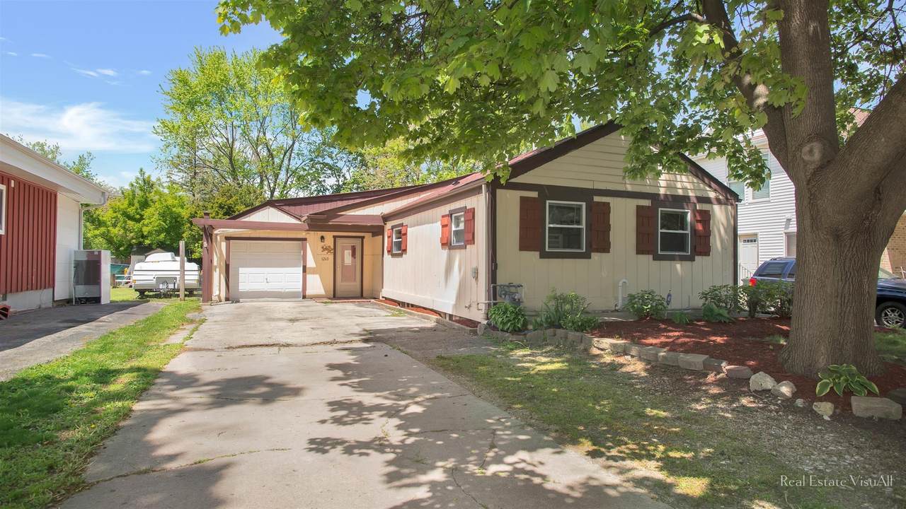 1260 Raymond Street - Photo 1