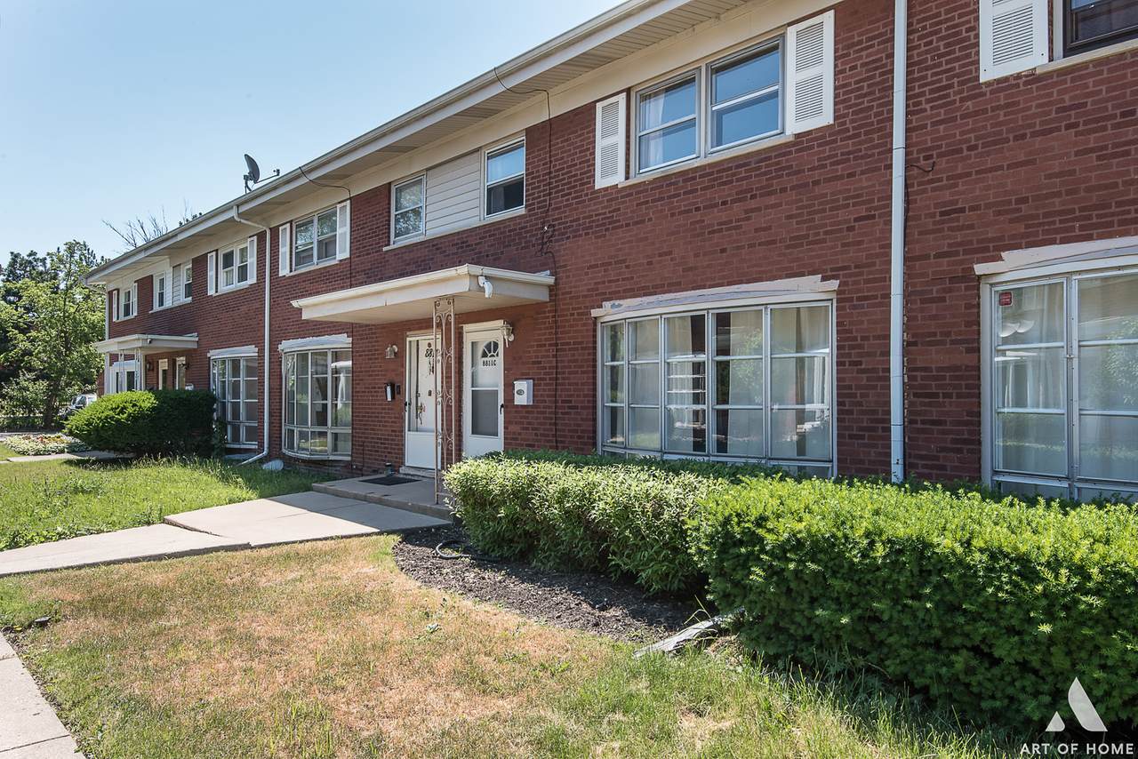 8811 Robin Drive - Photo 1