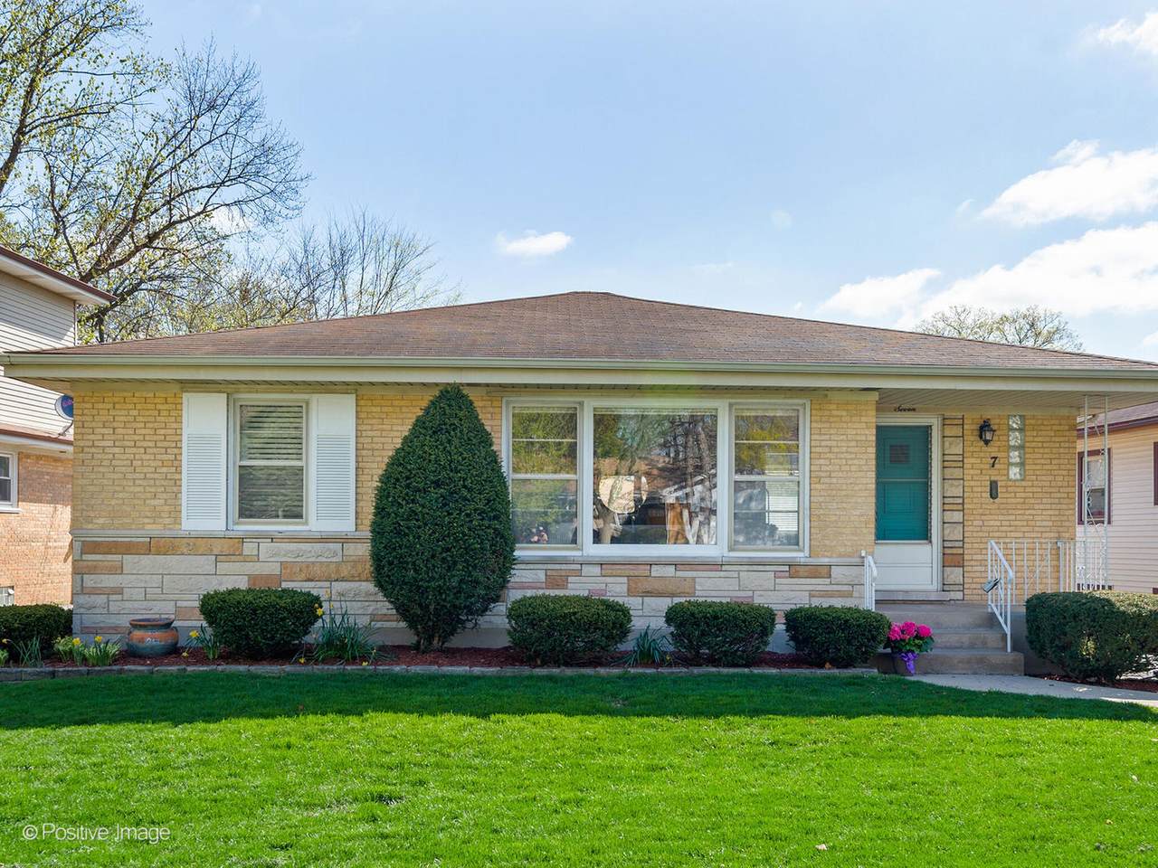 7 Gilbert Avenue - Photo 1
