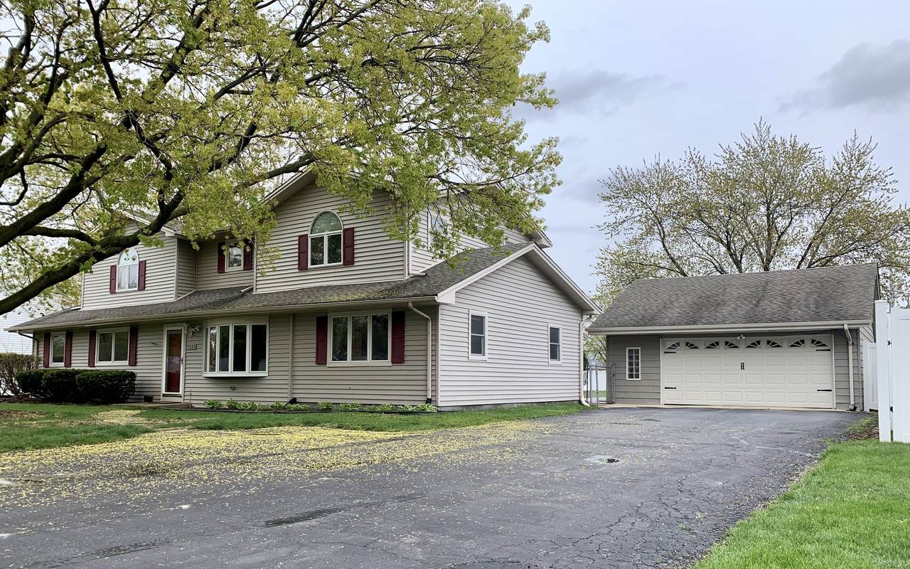17233 Oconto Avenue - Photo 1