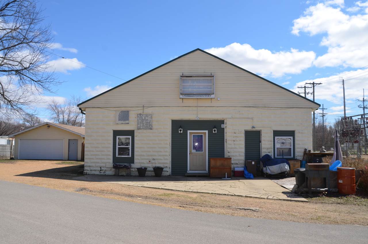 203 Short Street - Photo 1