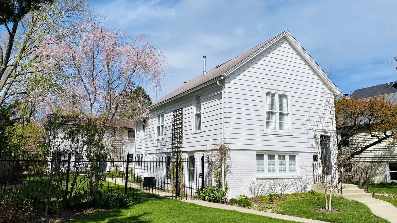 2112 Ewing Avenue - Photo 1