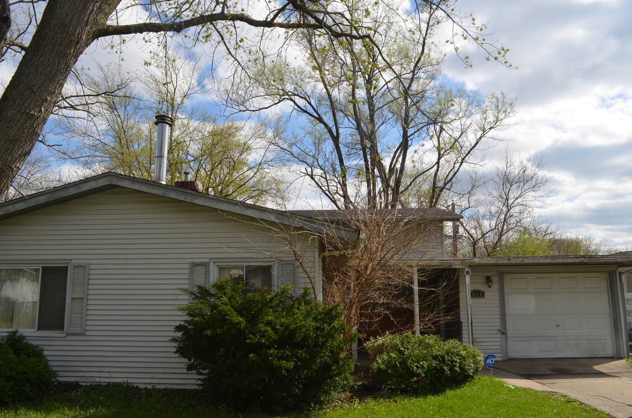 576 Saratoga Drive - Photo 1