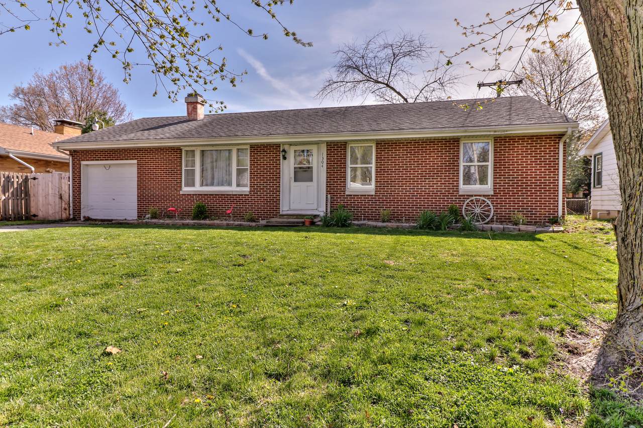 1304 Cambridge Drive - Photo 1