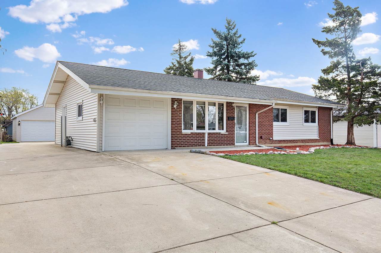 145 Washington Boulevard - Photo 1