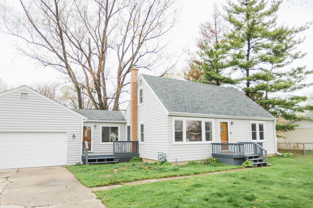 2N124 Bernice Avenue - Photo 1