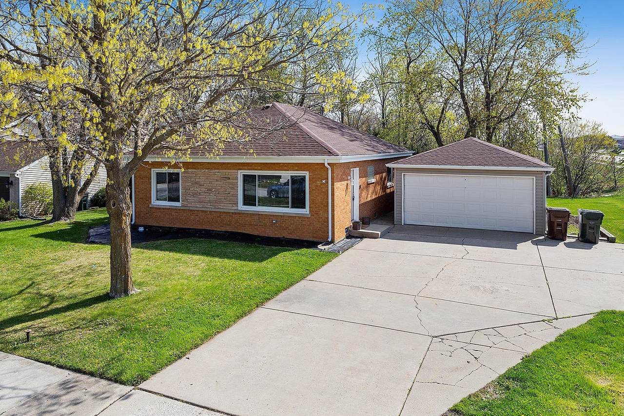 401 Elm Street - Photo 1