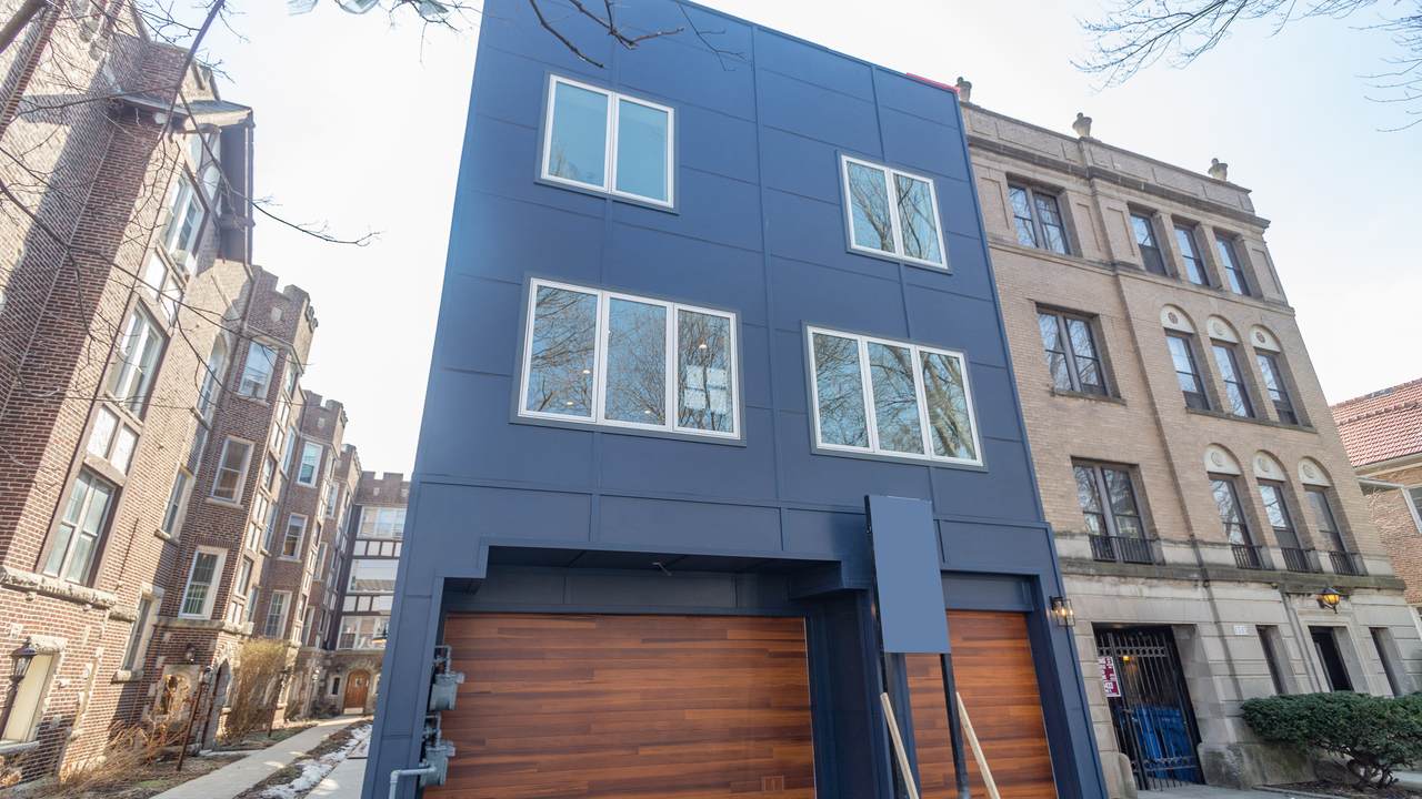 1531 Estes Avenue - Photo 1