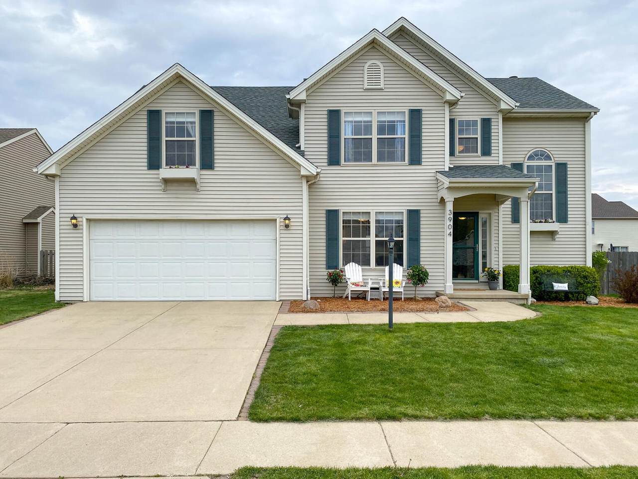 3904 Trailway Drive - Photo 1