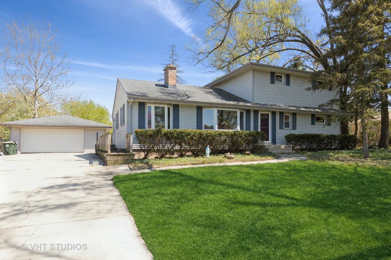3S611 Behrs Circle Drive - Photo 1