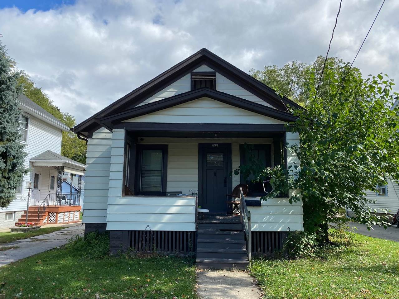 438 Bangs Street - Photo 1