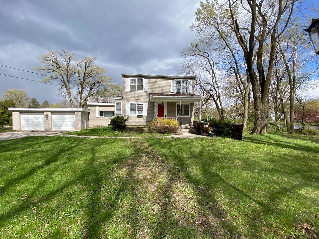216 Shore Drive - Photo 1