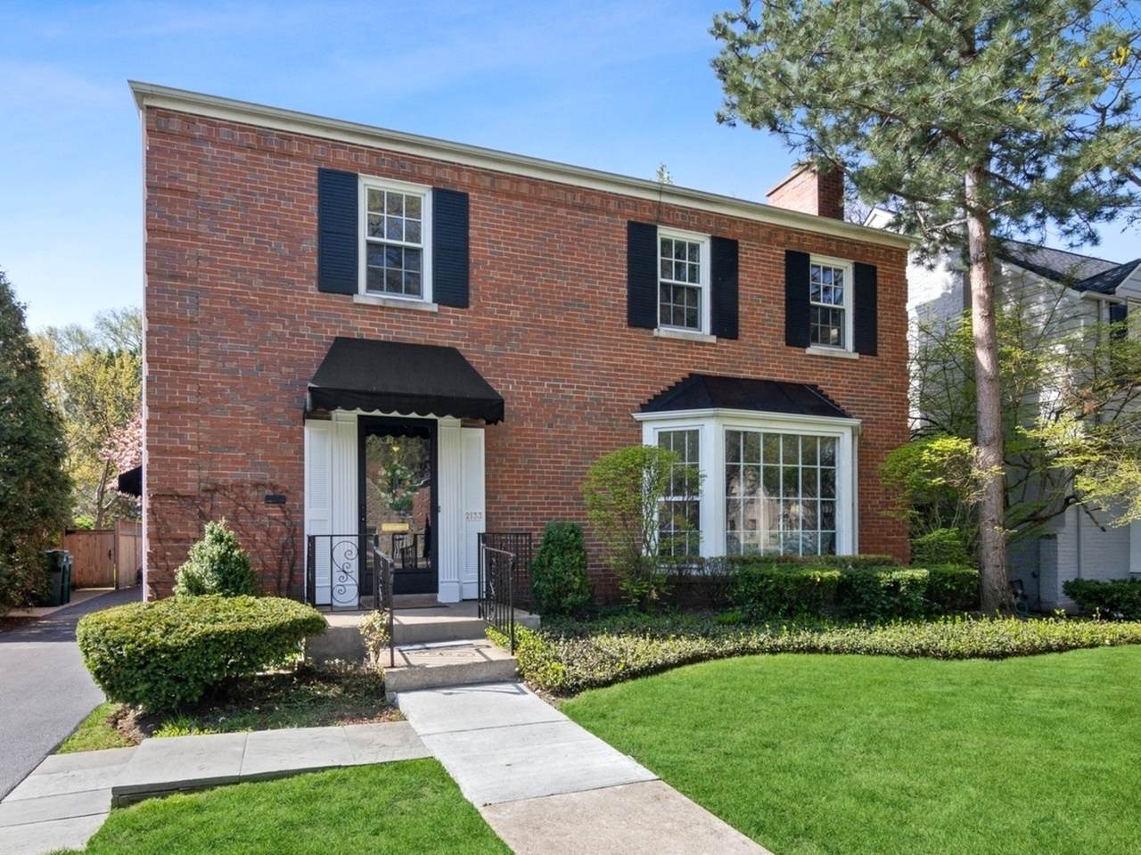 2133 Chestnut Avenue - Photo 1