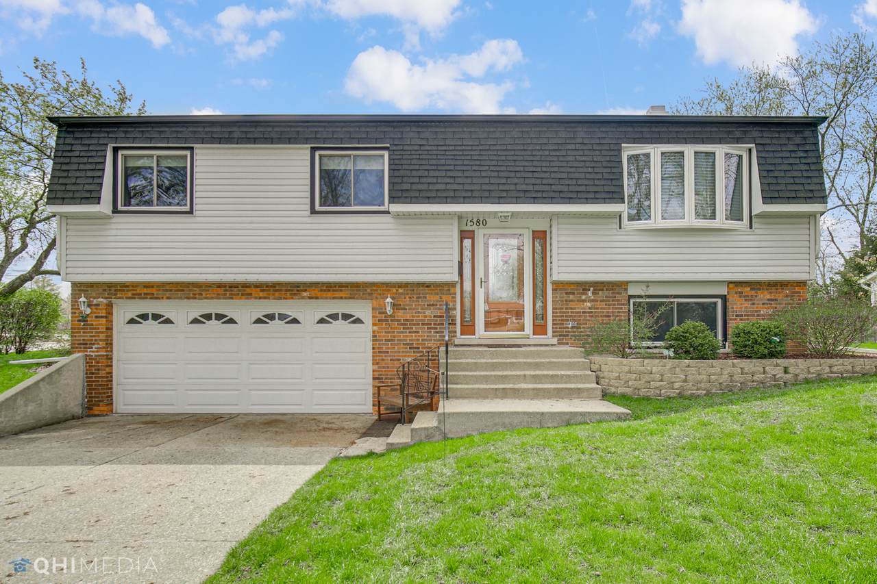 1580 College Lane - Photo 1