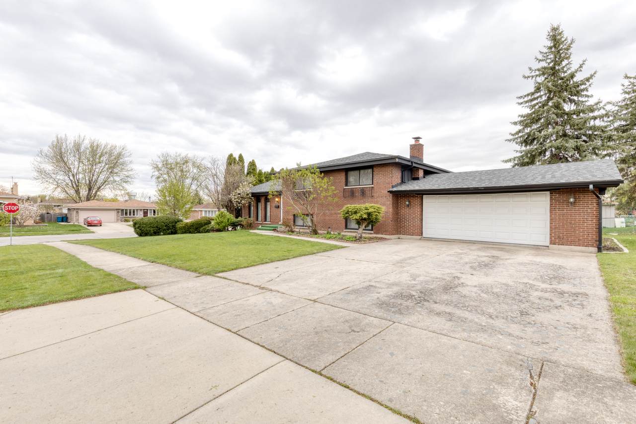 585 Green Ridge Street - Photo 1