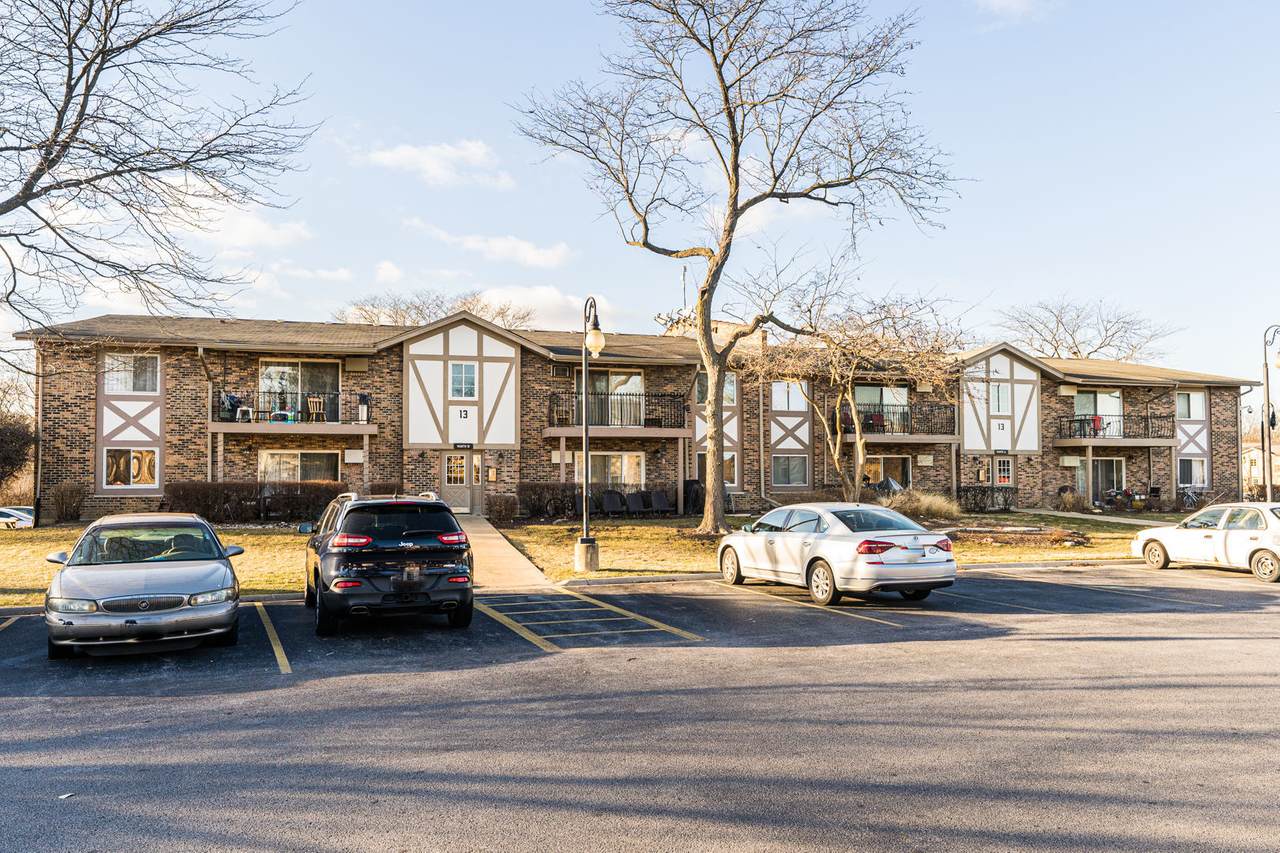 9S070 Lake Drive - Photo 1