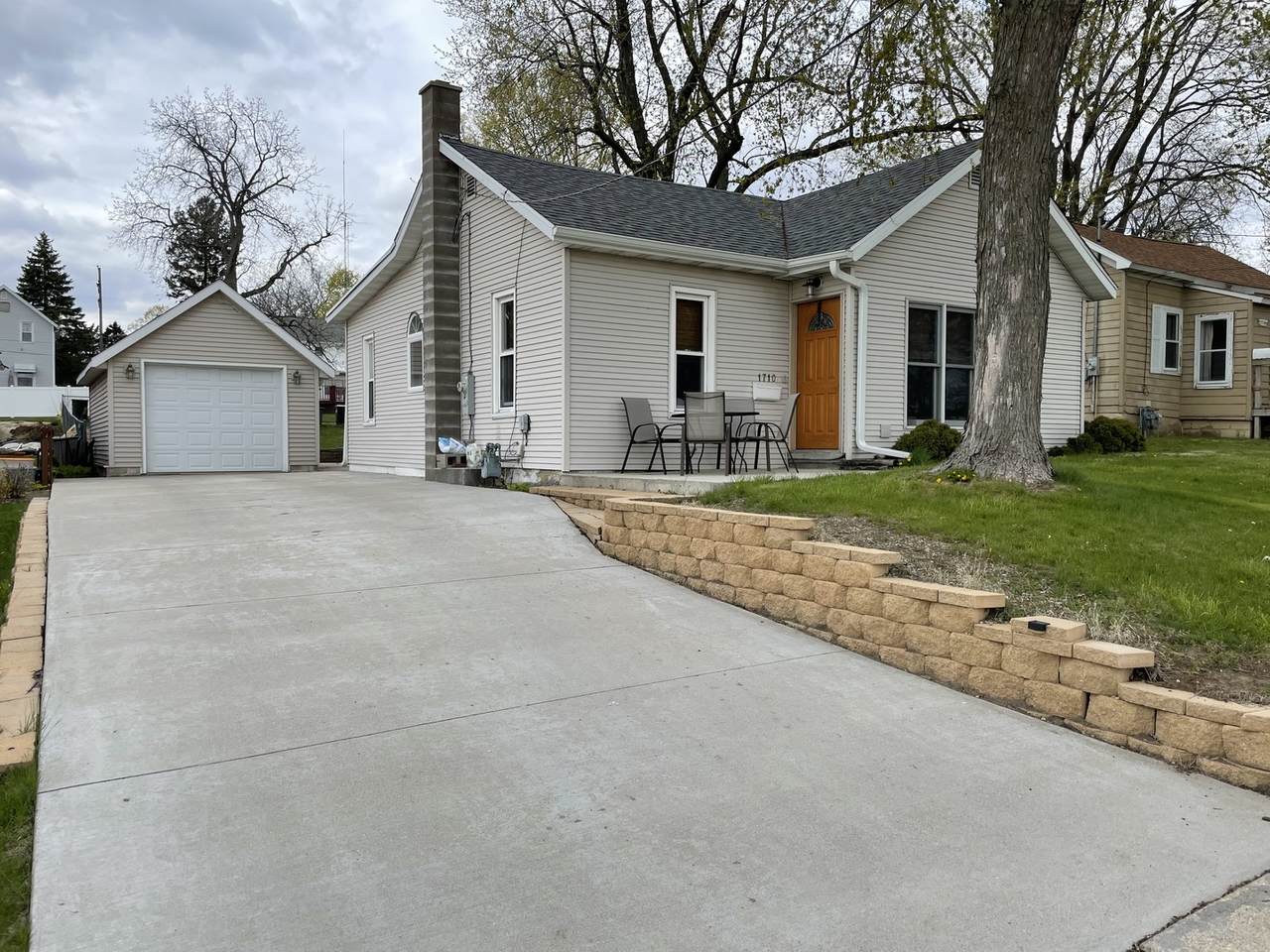1710 1st Street - Photo 1