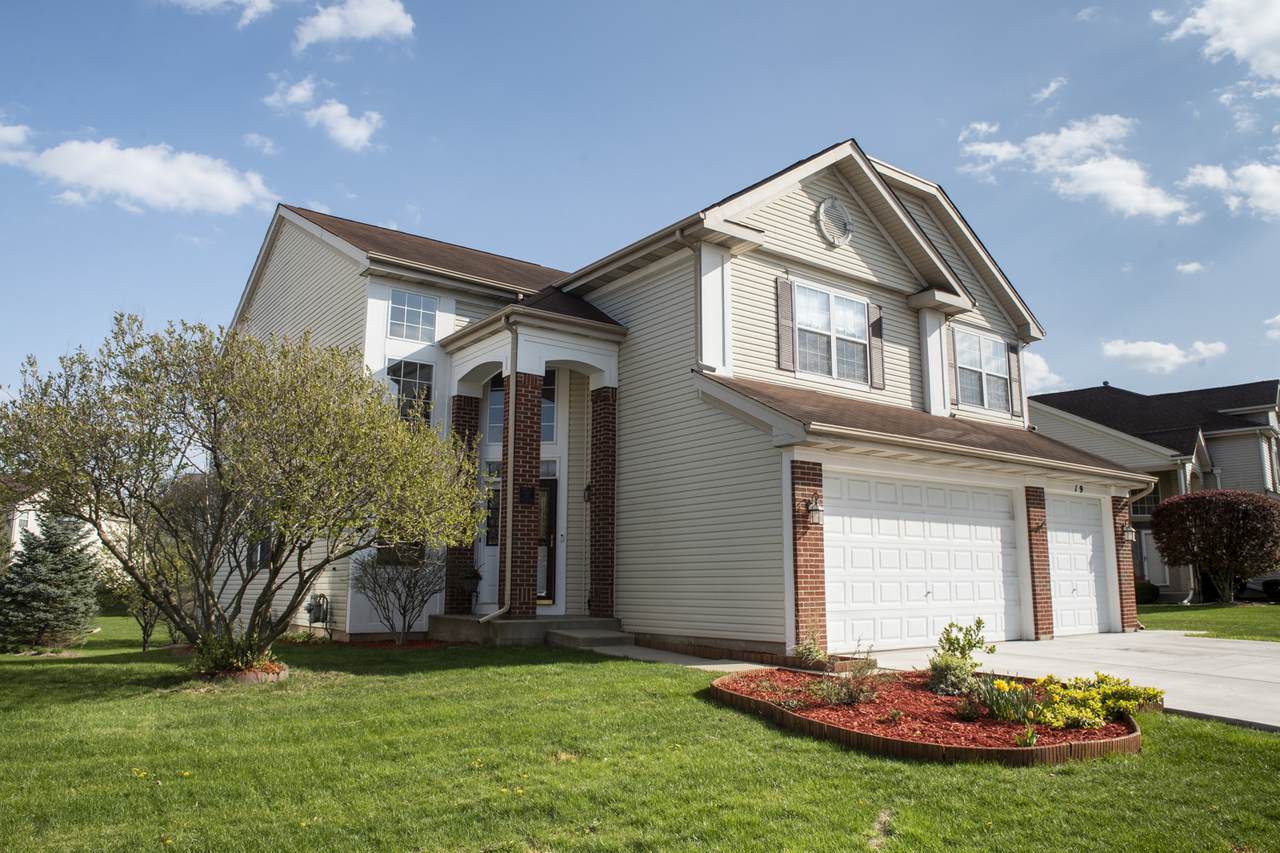 19 Clover Circle - Photo 1