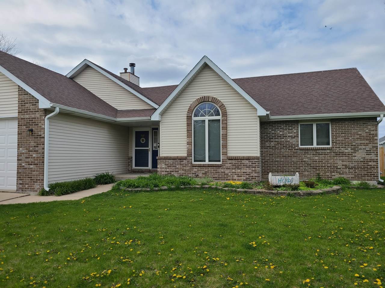 107 Coady Drive - Photo 1