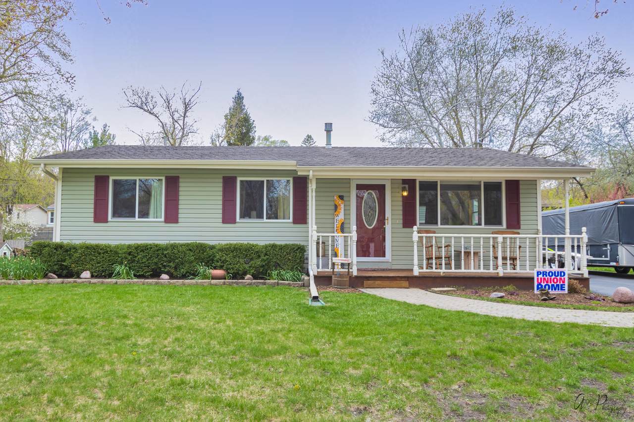 5715 Acorn Lane - Photo 1