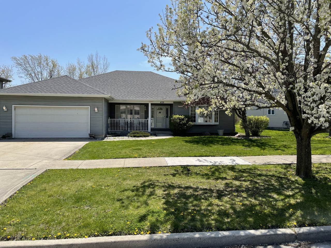 429 Tamarack Street - Photo 1