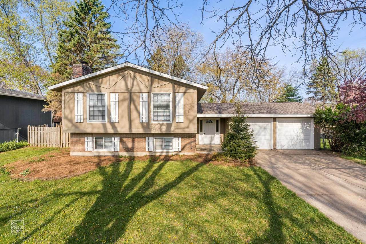 892 Cambridge Lane - Photo 1