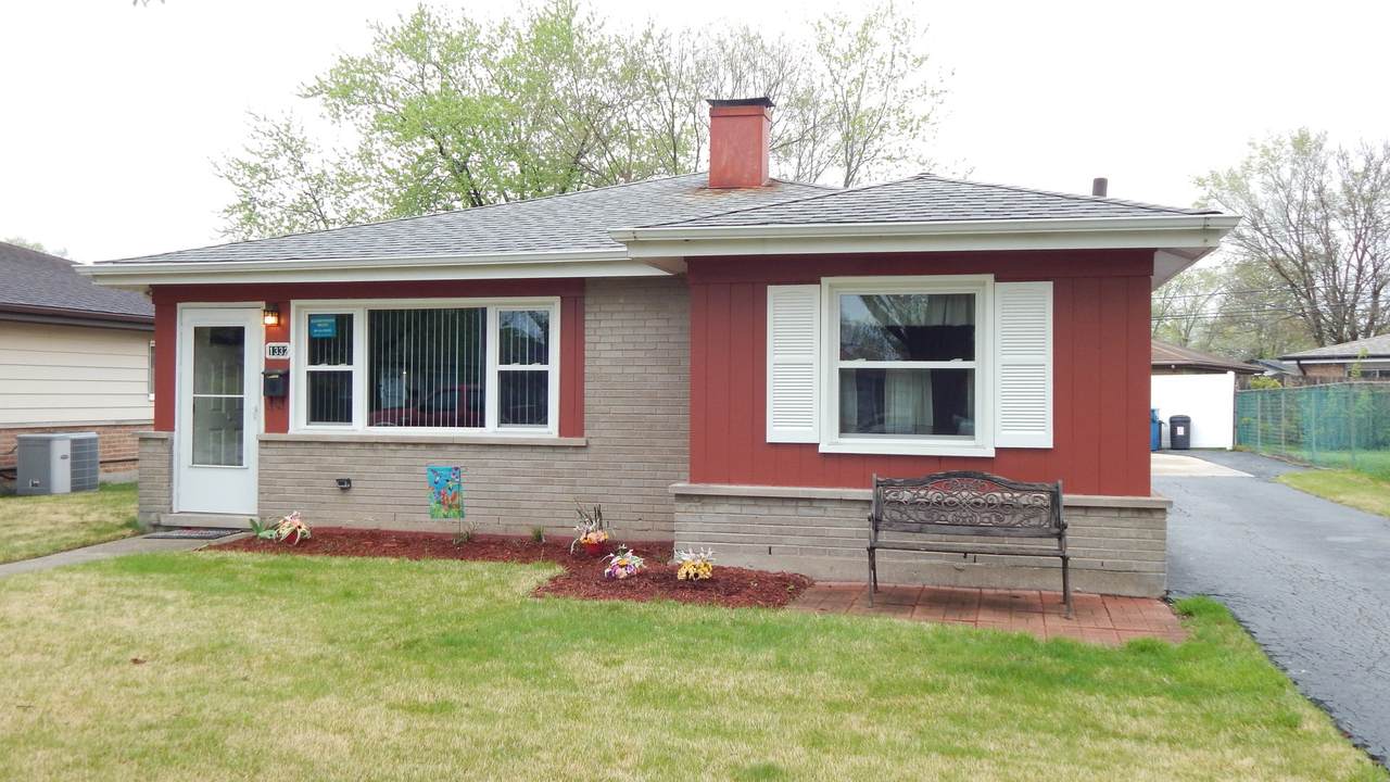 1332 Woodview Avenue - Photo 1