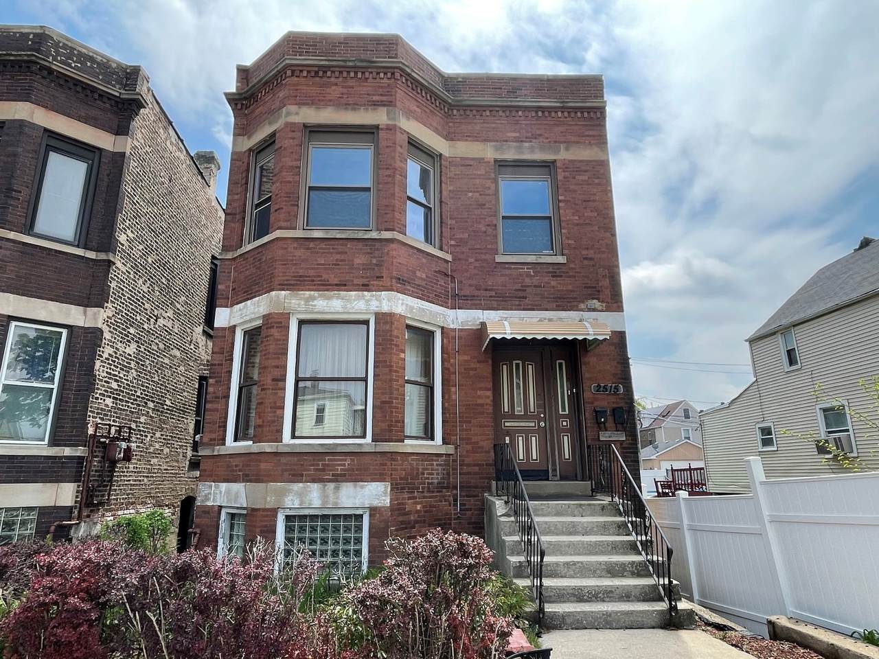 2515 Pershing Road - Photo 1