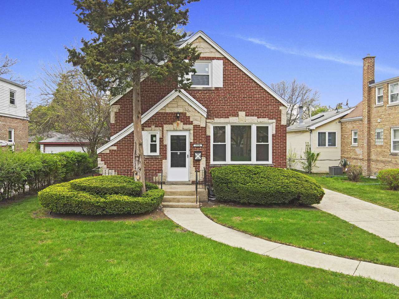 2528 14th Avenue - Photo 1