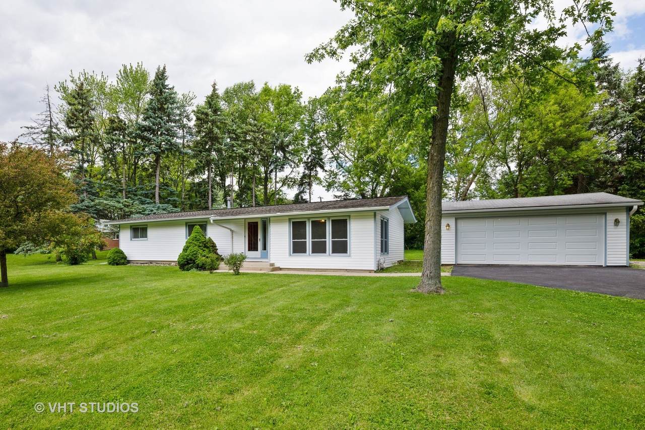 2S208 Chillem Drive - Photo 1