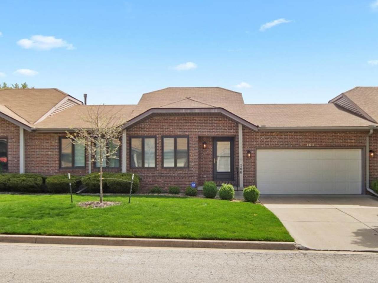 160 Manor Circle - Photo 1