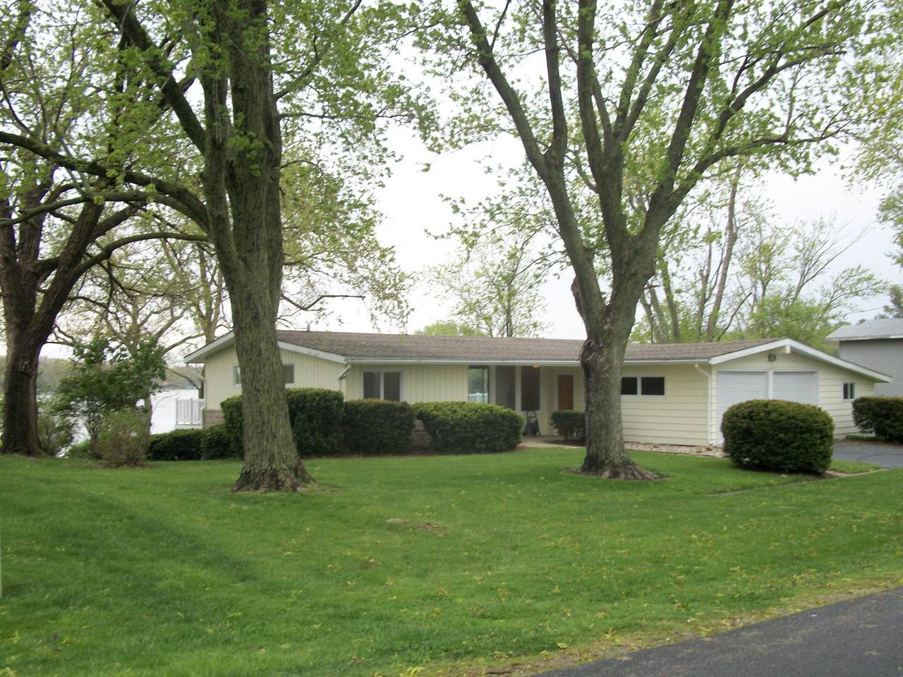 613 Skyline Drive - Photo 1