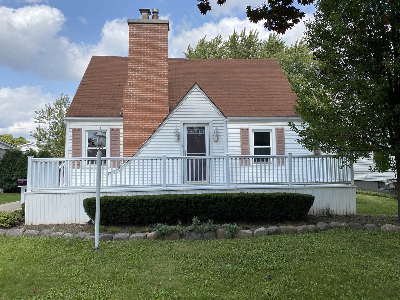 1038 Woodlawn Avenue - Photo 1