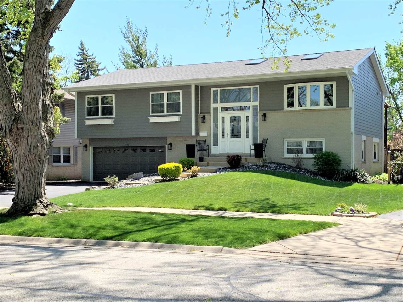 441 Dulles Road - Photo 1
