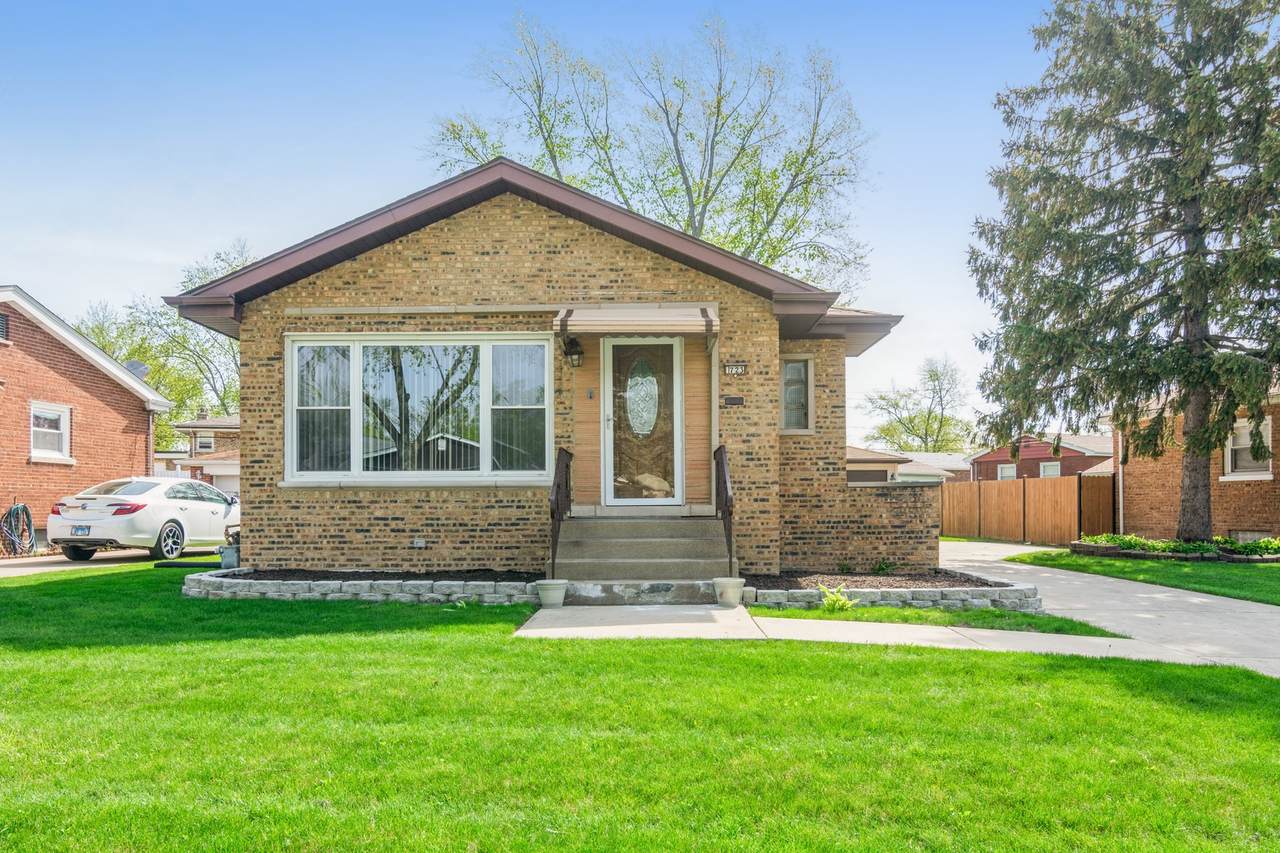 723 Willow Drive - Photo 1