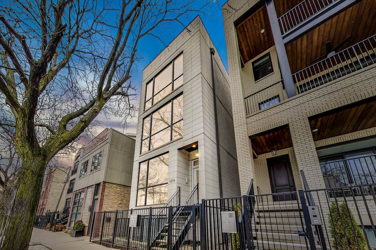 1216 Hubbard Street - Photo 1