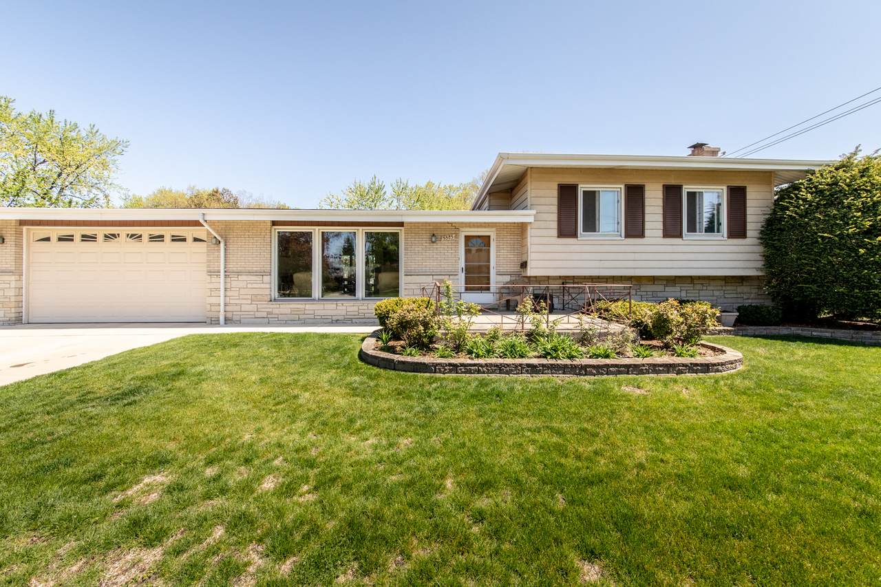 5585 Prospect Avenue - Photo 1