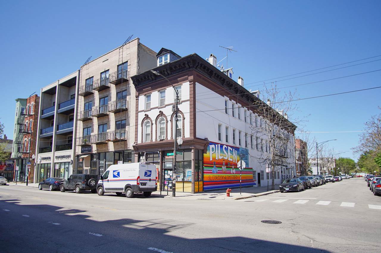 1714 Carpenter Street - Photo 1