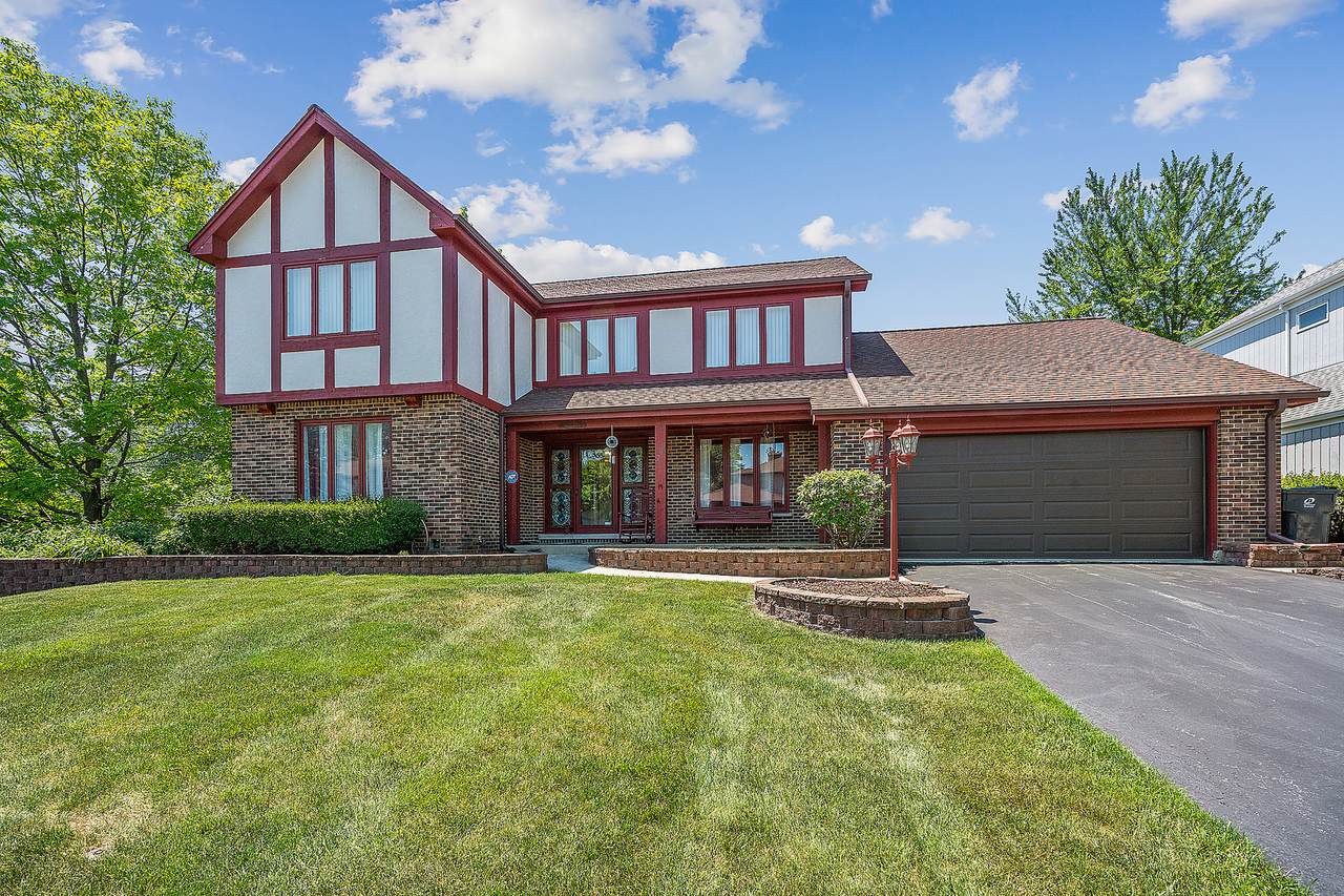 1760 Pondside Drive - Photo 1