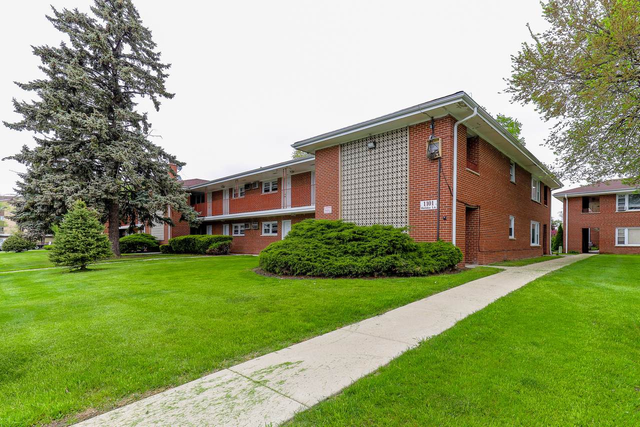 1101 Holiday Lane - Photo 1