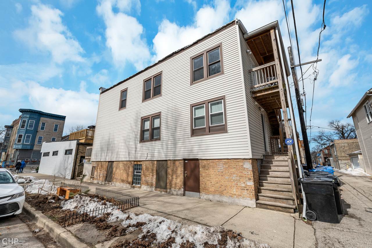 1861 Hoyne Avenue - Photo 1