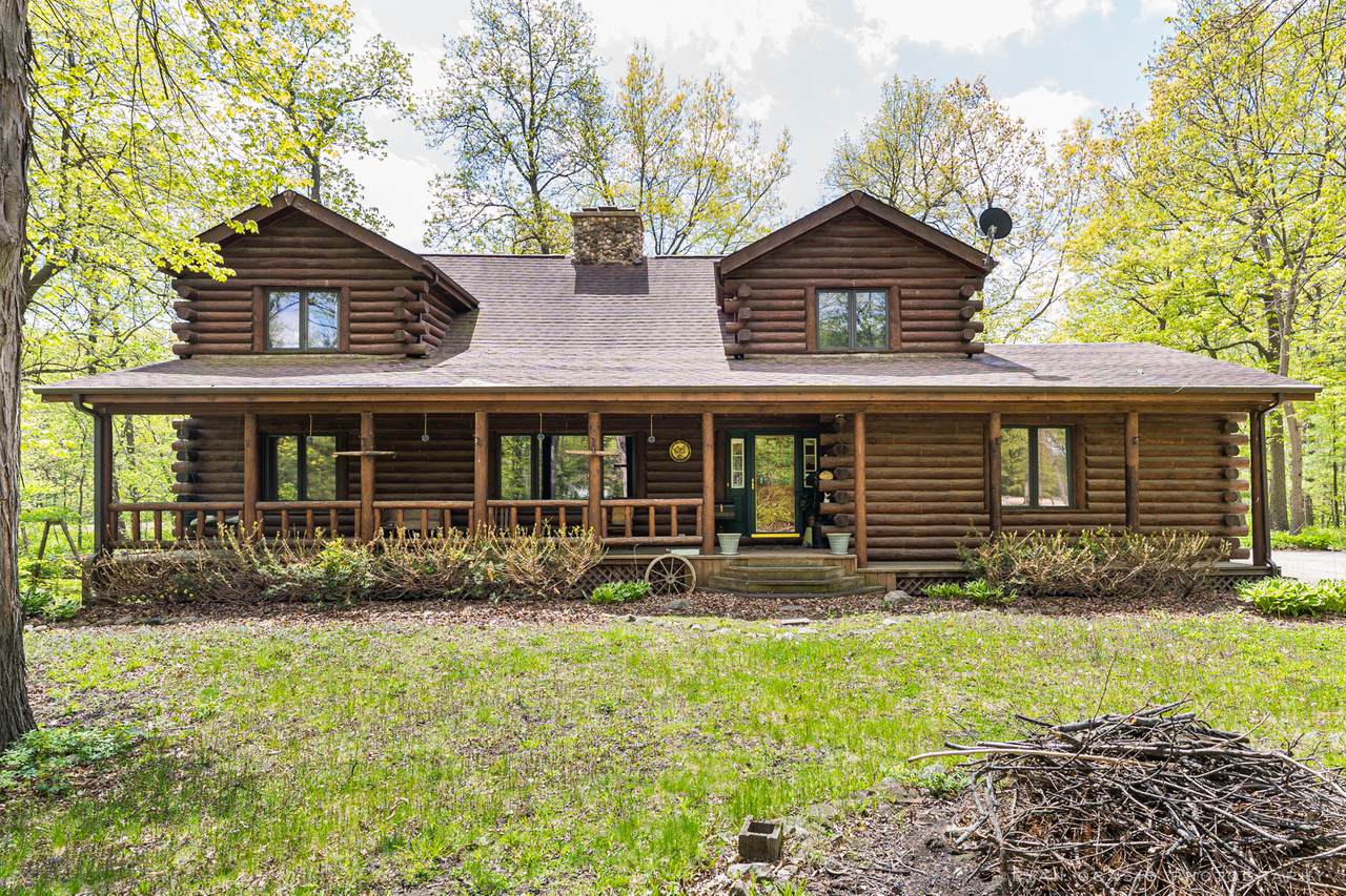 16333 Hickory Circle - Photo 1